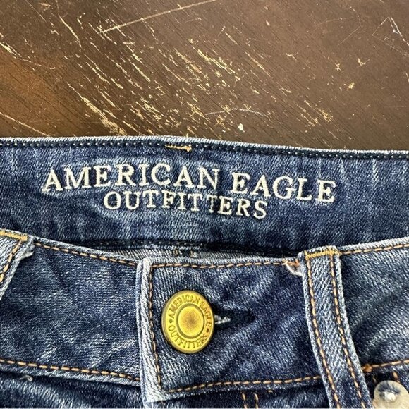 AMERICAN Eagle Stretch Floral Embroidered Jean Shorts 0 - Picture 4 of 5